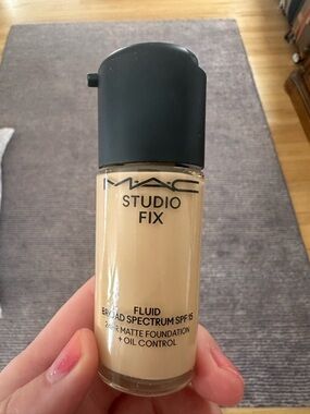 MAC Studio Fix C4 foundation